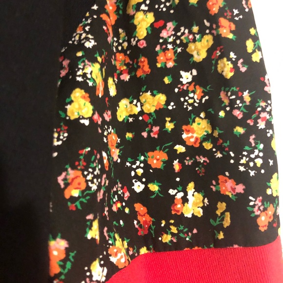 Great condition super stylish ZARA sweater. - Picture 2 of 3